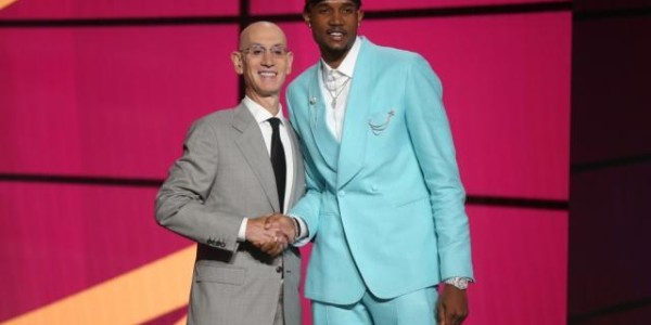 官方入口-加兰：新赛季冲击全明星 和塞克斯顿搭档很轻松