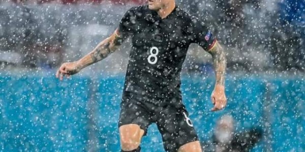 官方入口-【观点】剧务主任克罗斯是怎样的“球盲过滤器”？