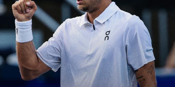 官方入口-王美人一手好签打稀烂，张帅双线出局，辛纳送双油条穆塞蒂遭爆冷